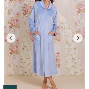 Eileen West Soft Blue Long Sleeve Robe